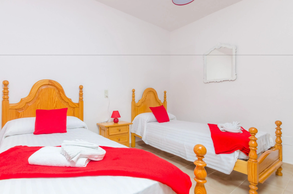 3 Bedrooms Villa with garden view