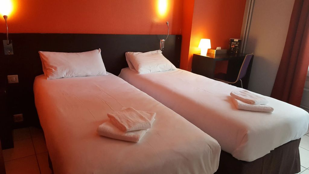 Double room (twin beds)