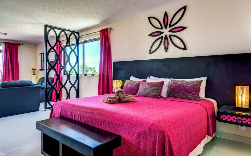 Double Suite (full double bed)