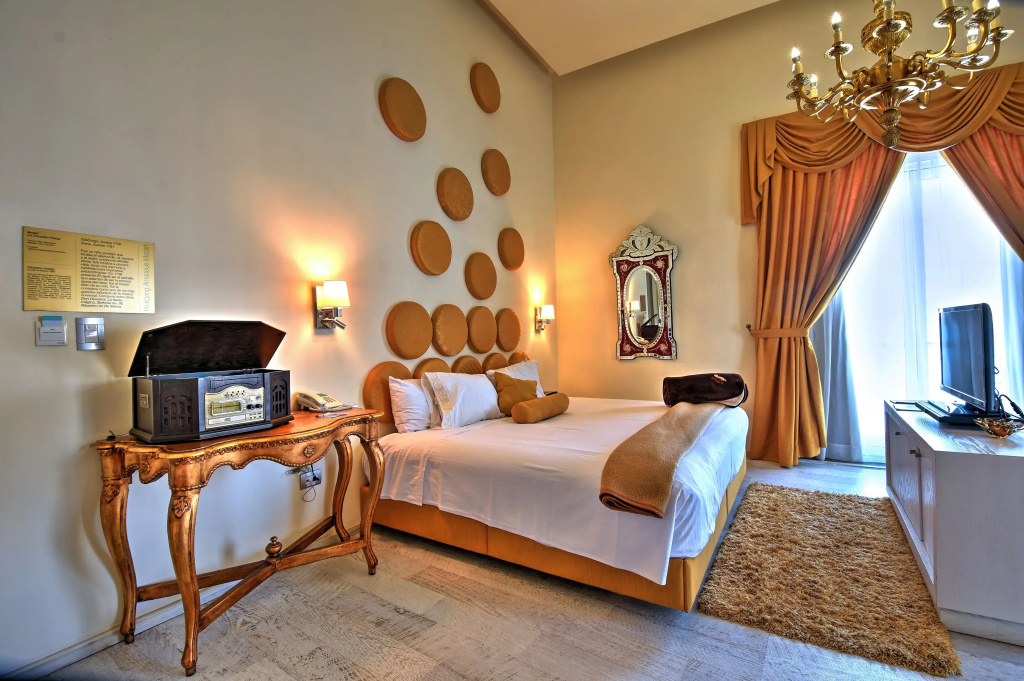 Double Junior Suite (full double bed)