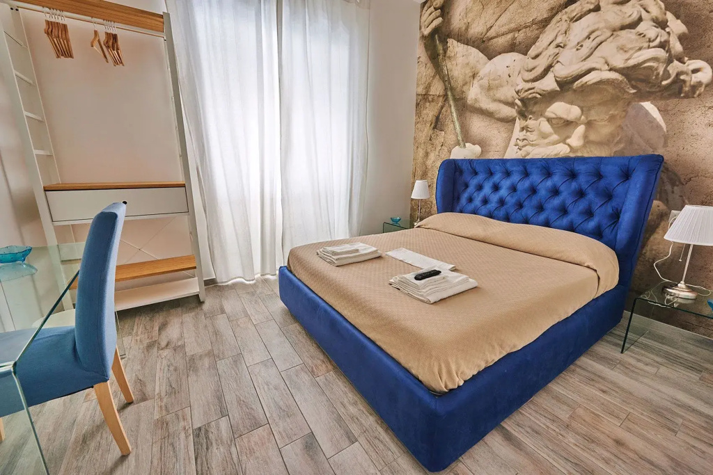 Double room (full double bed)