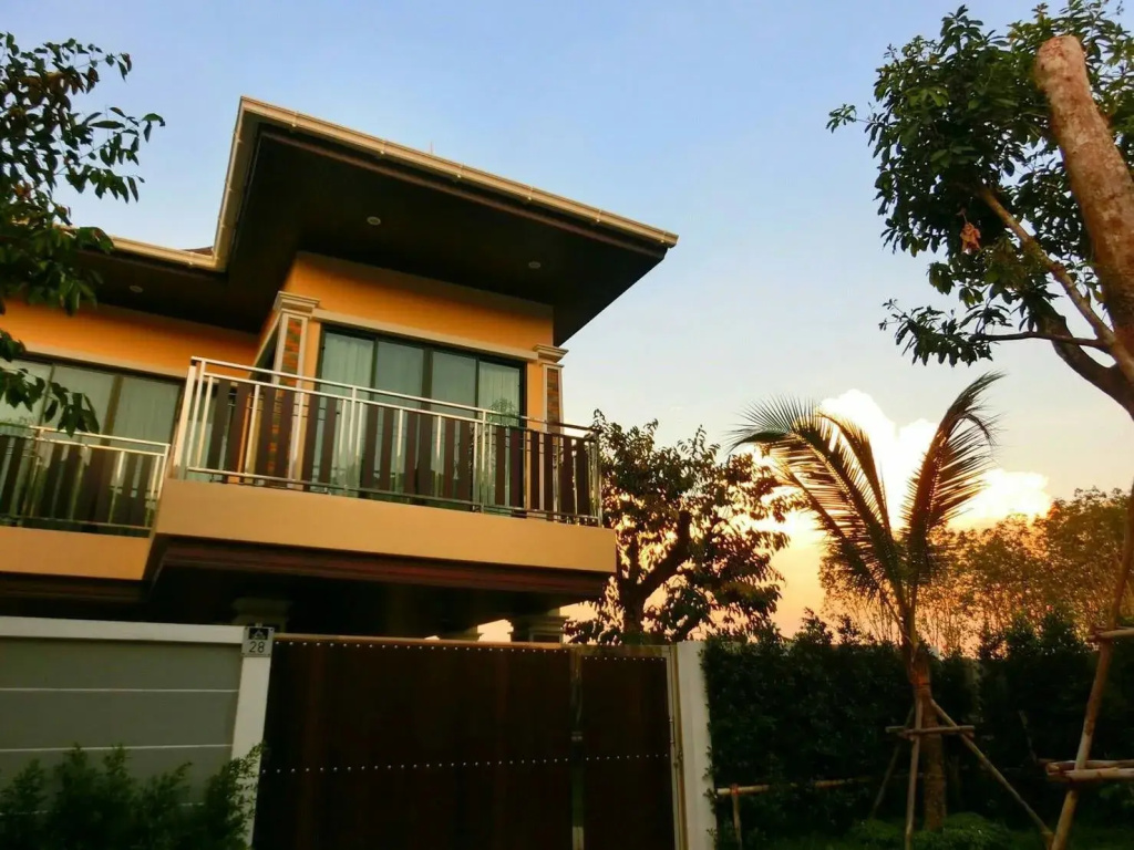 4 Bedrooms Villa