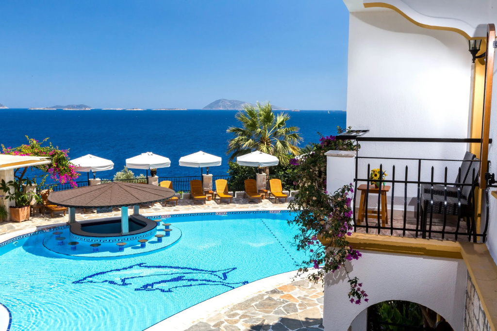 Standard room with balcony and with sea view