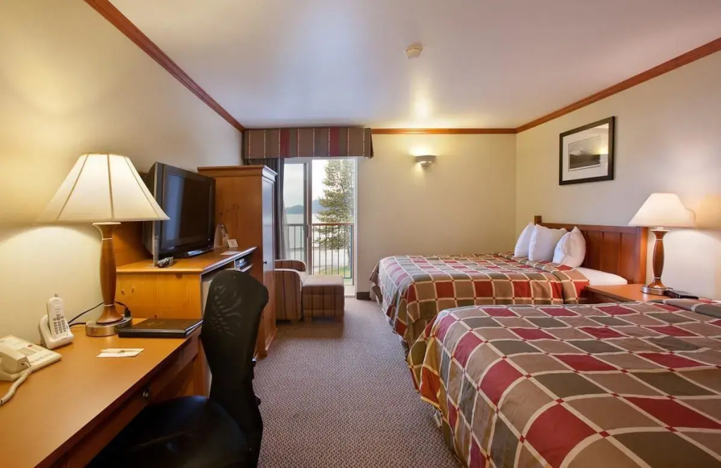 Standard Quadruple room with mountain view