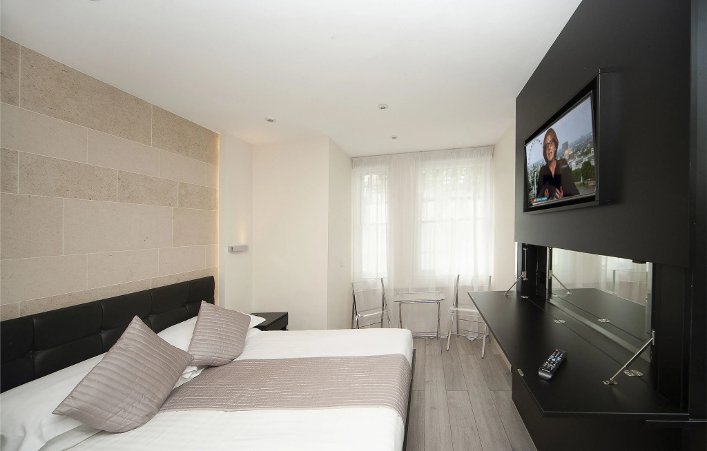 Double Studio (full double bed)