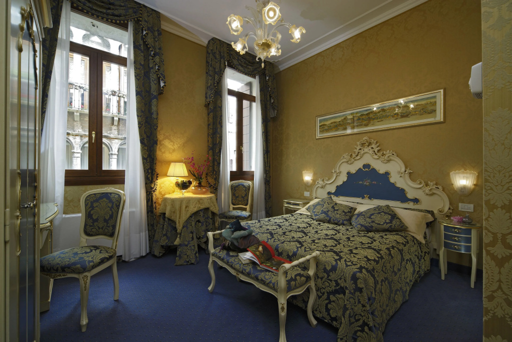 Superior Double room (full double bed)