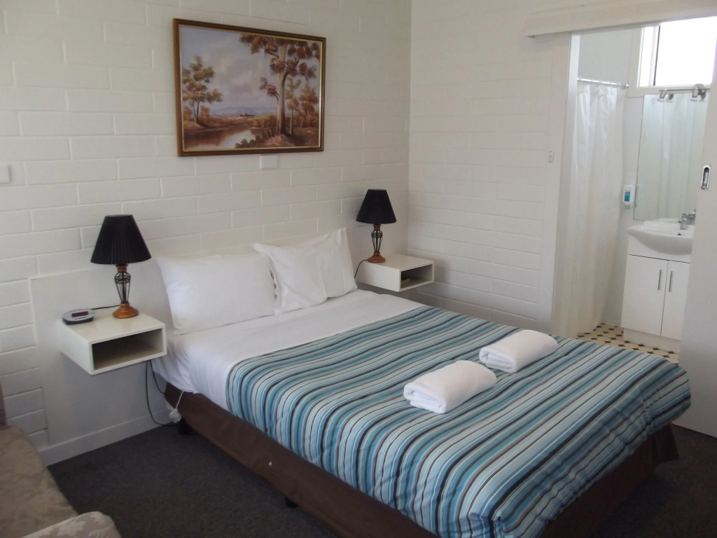 Economy Double room (full double bed)