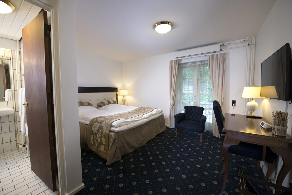 Standard Double room (full double bed)