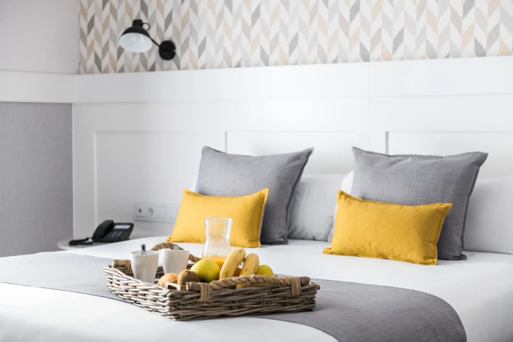 Standard Double room with balcony (full double bed)