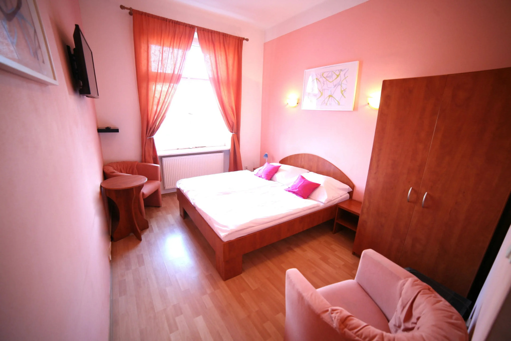 Economy Double room (full double bed)