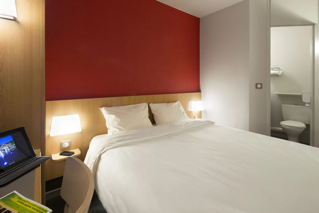 Standard Double room (full double bed)