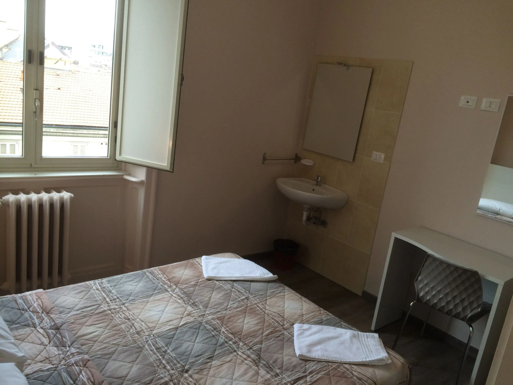 Standard Double room (full double bed)
