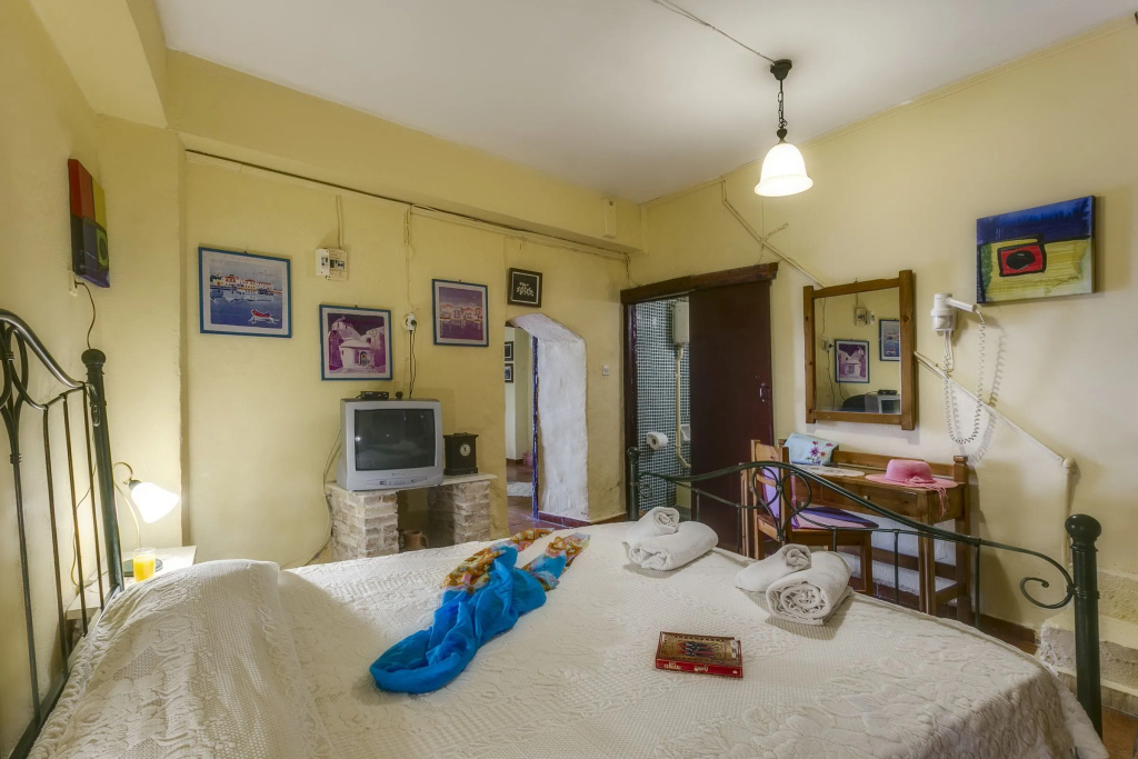 Economy room