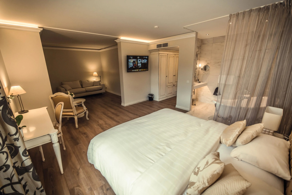 1 Bedroom Executive Suite