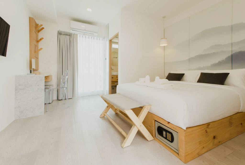 Standard Double room (full double bed)