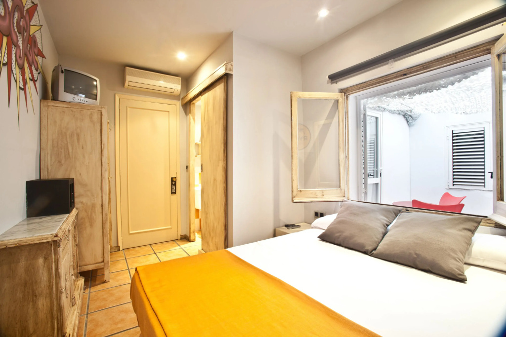 Standard Double room (full double bed)