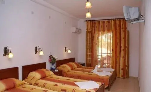 Standard Quadruple room with sea view