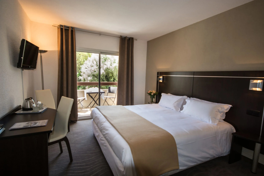 Superior Double room (full double bed)