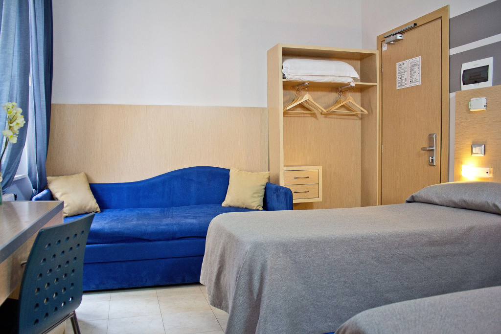 Triple room