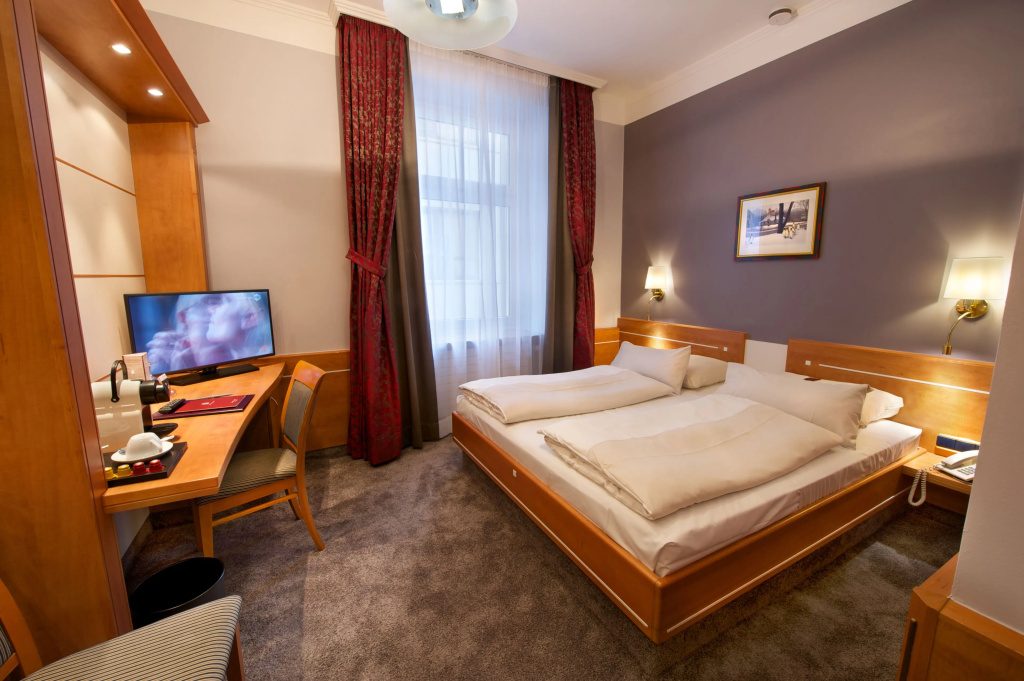 Standard Double room (full double bed)