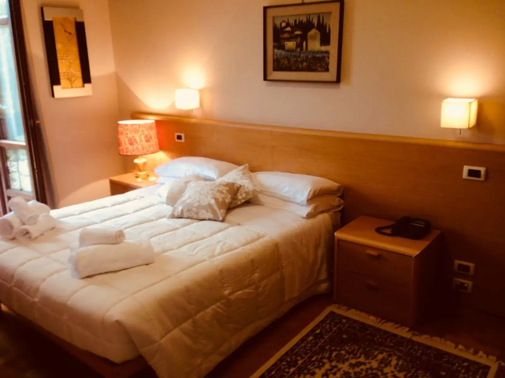 Standard Double room (full double bed)