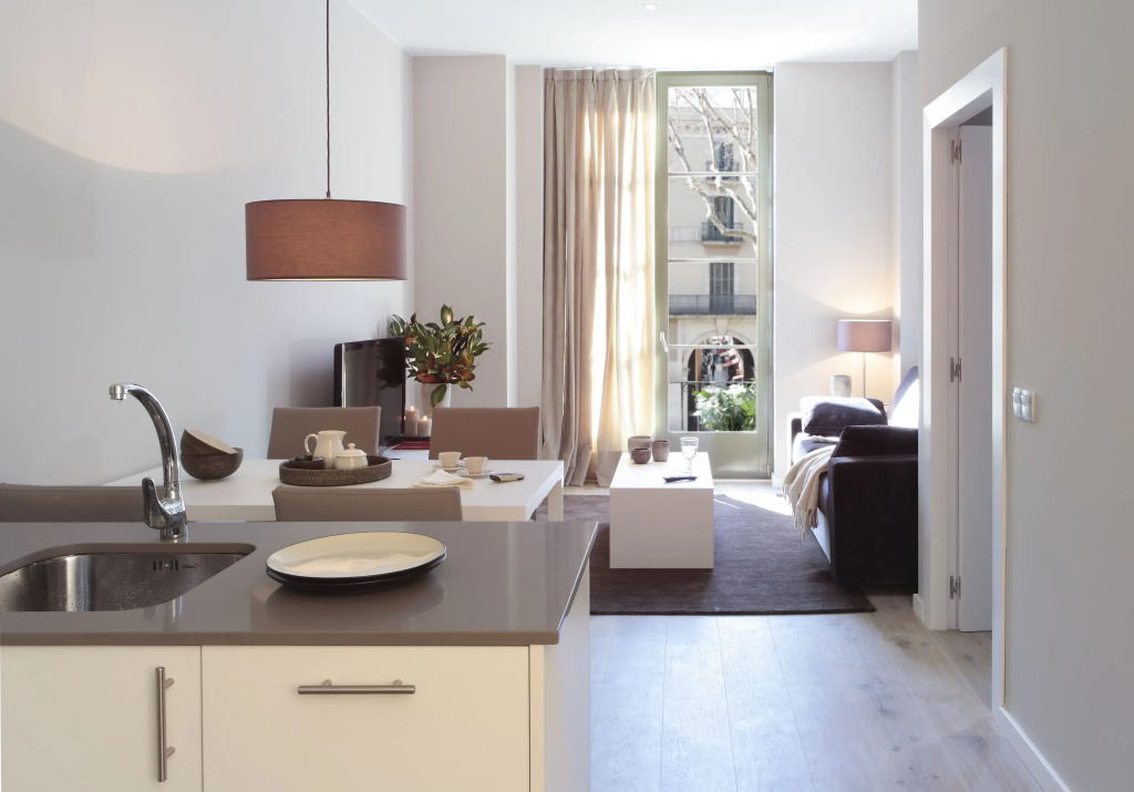 Luxury Suite with balcony and with city view
