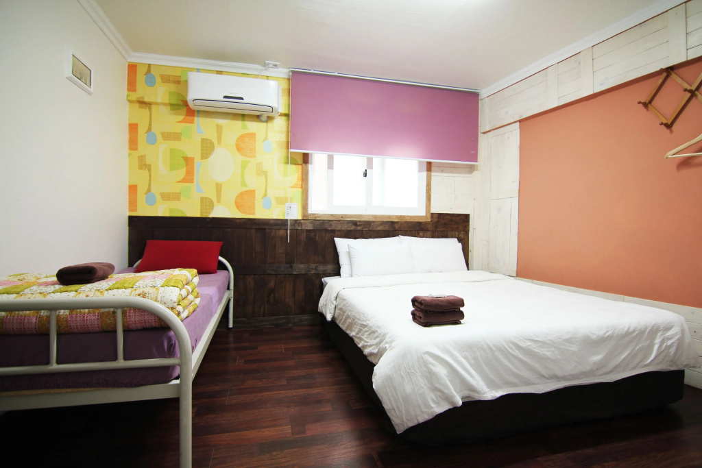 Standard Triple room