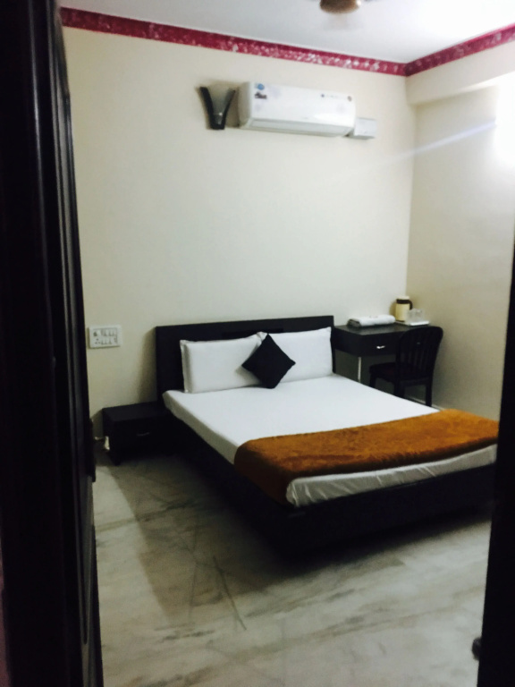 Superior Double room (full double bed)