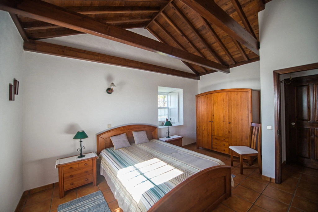 2 Bedrooms Cottage