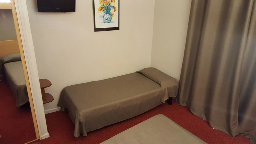 Economy Triple room