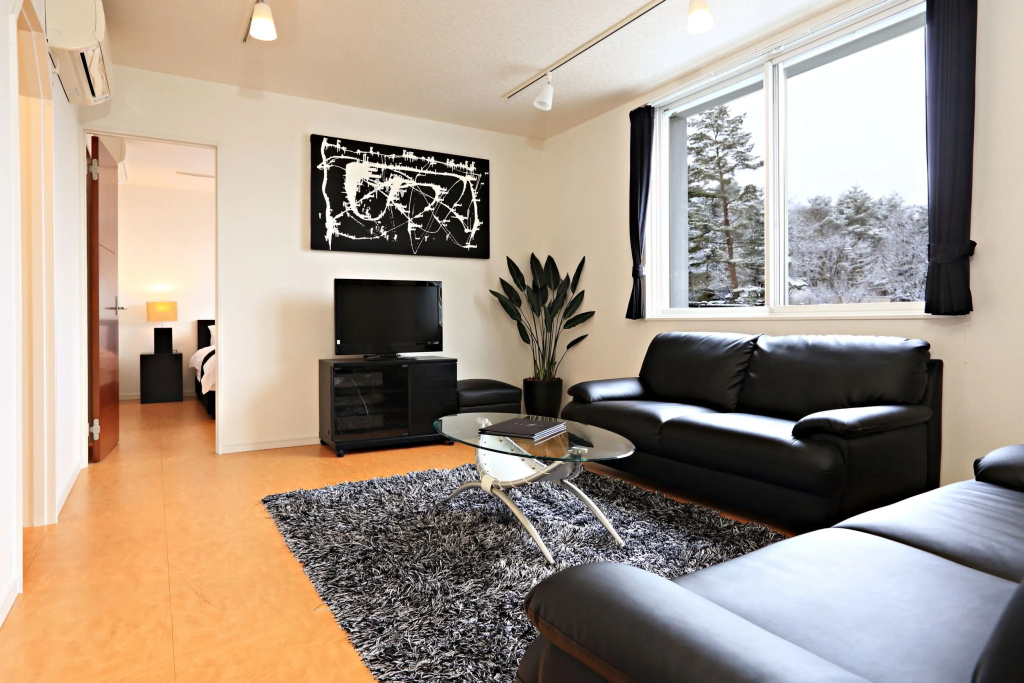 3 Bedrooms Sextuple Apartment