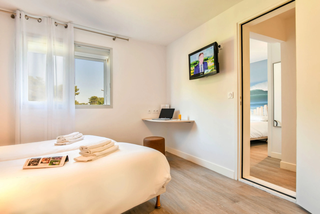 Superior Double room (full double bed)