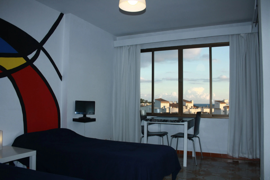 Deluxe Studio