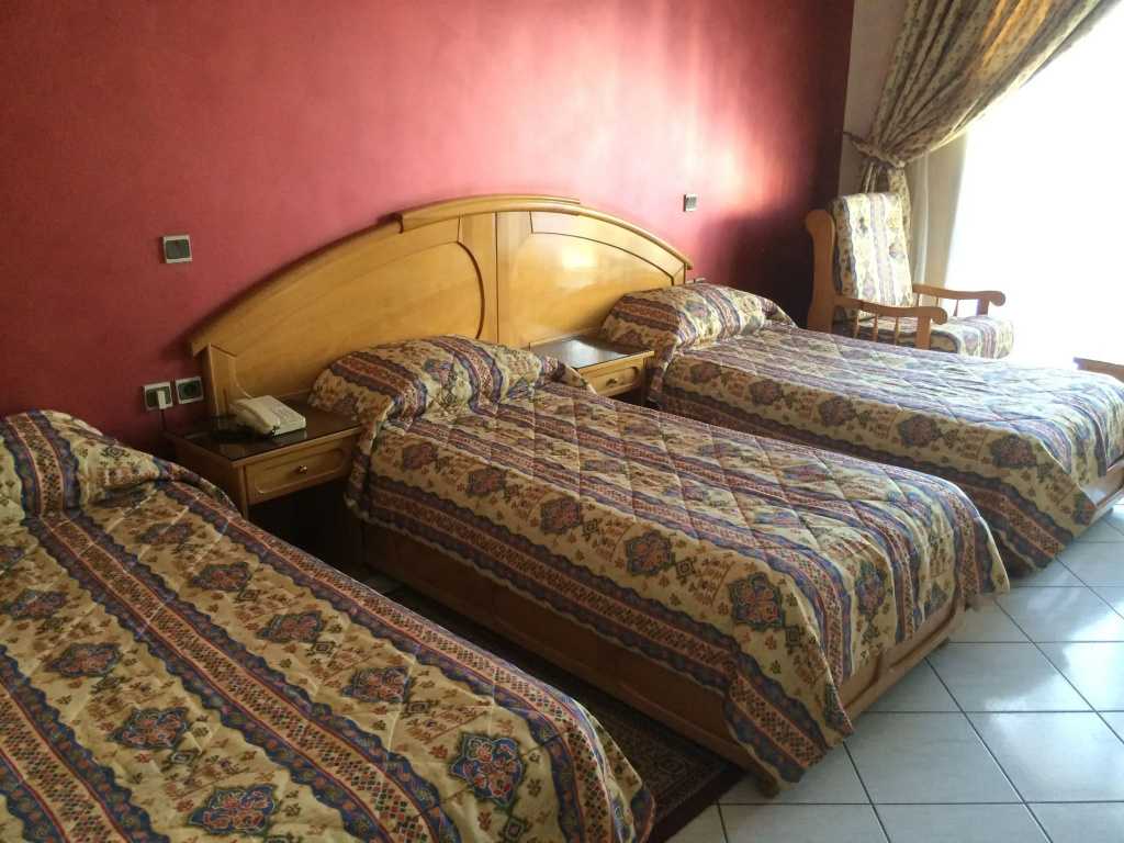Standard Triple room