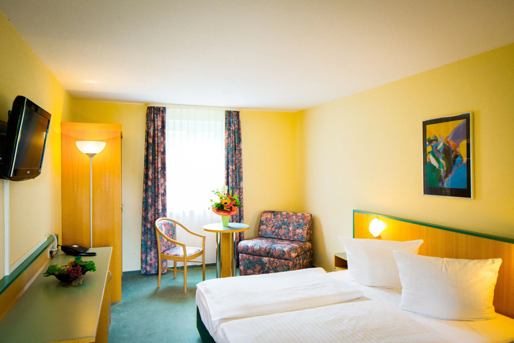 Standard Double room (full double bed)