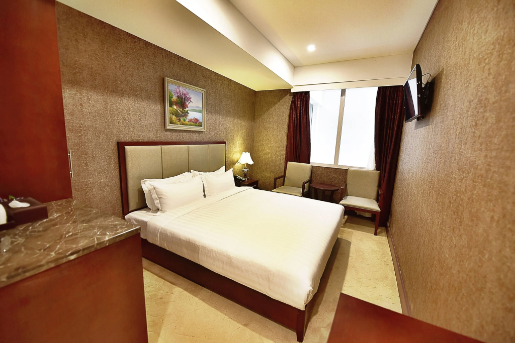 Deluxe Double room (full double bed)