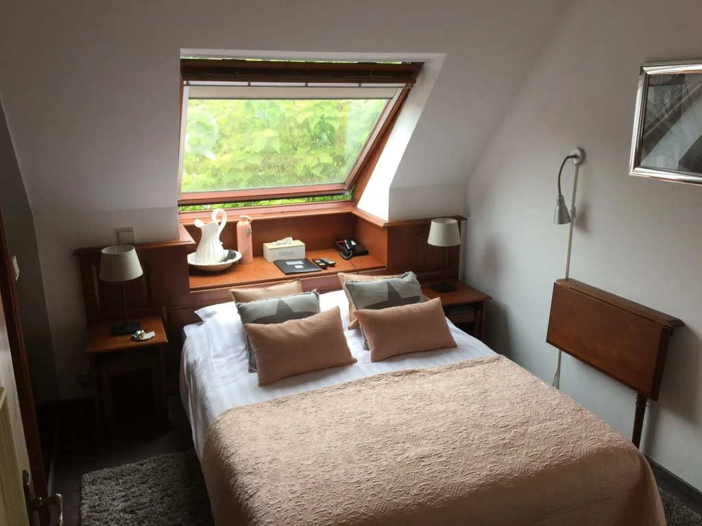Economy room