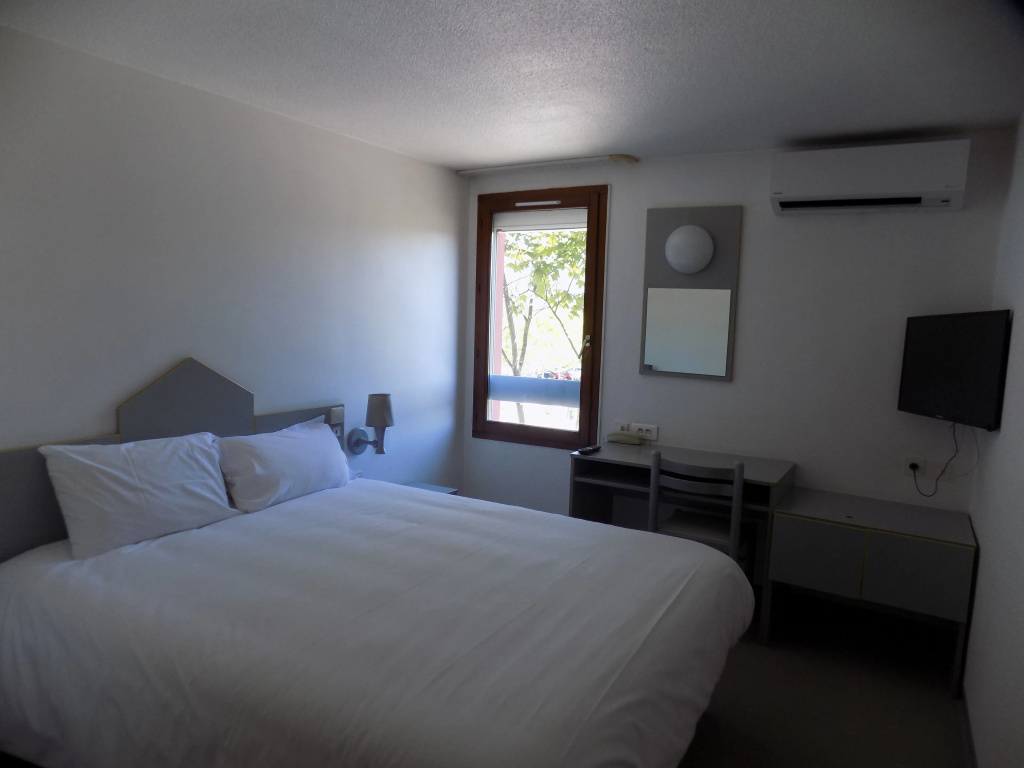 Standard Double room (full double bed)