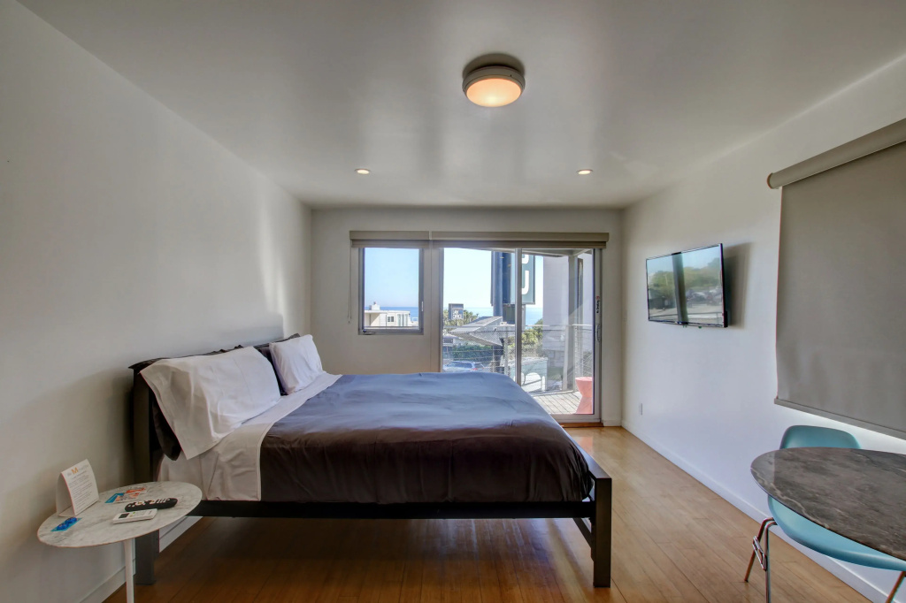 Standard Double room with garden view (full double bed)