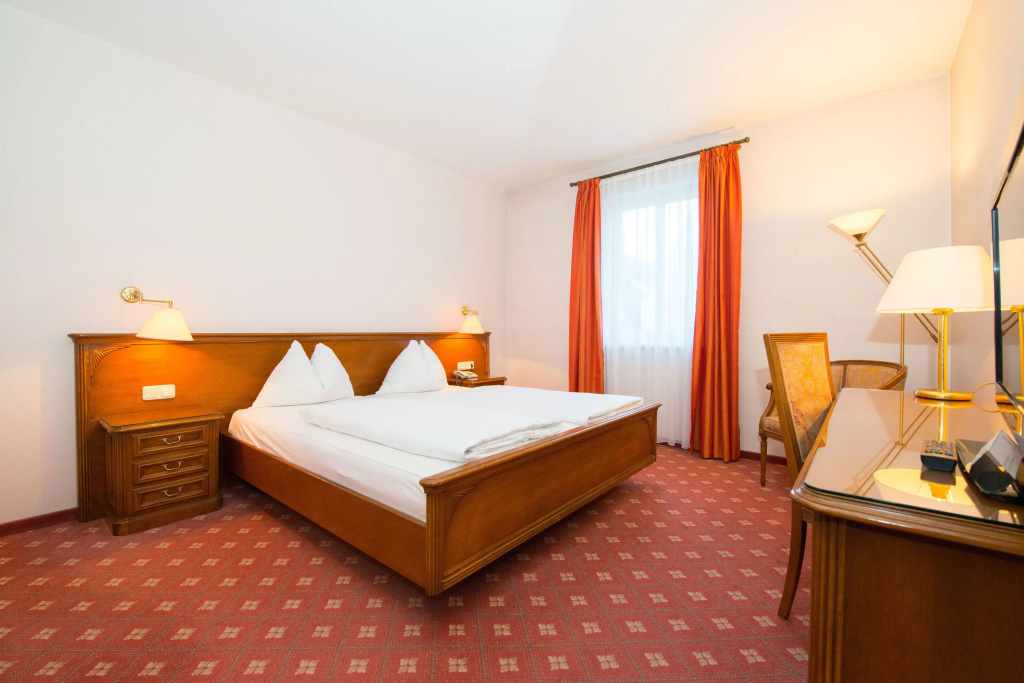 Standard Double room (full double bed)
