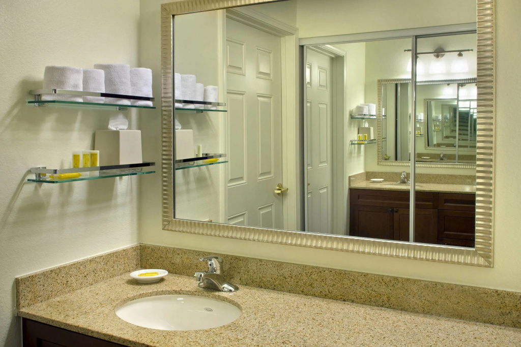 1 Bedroom Suite