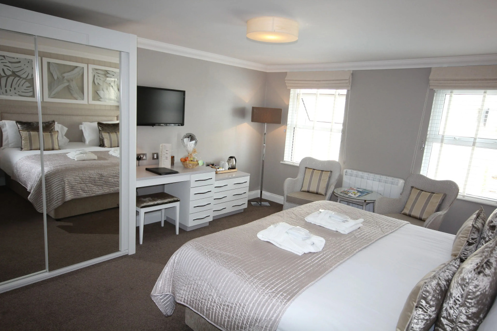 Superior Double room (full double bed)