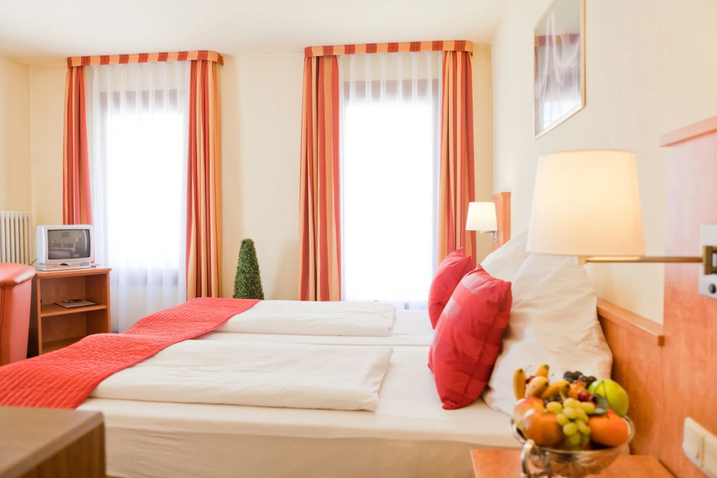 Standard Double room (full double bed)