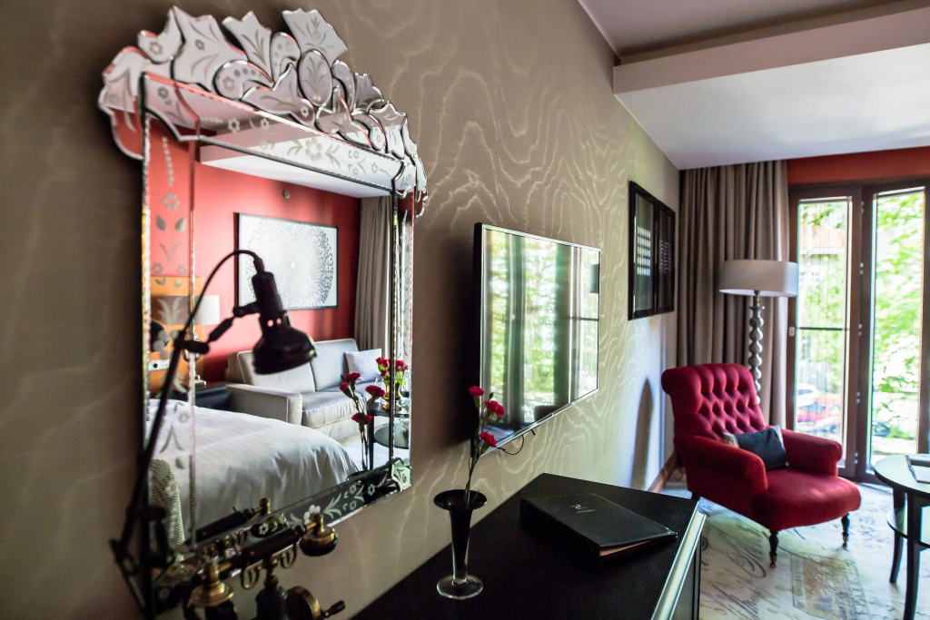 Executive Double room with courtyard view (full double bed)