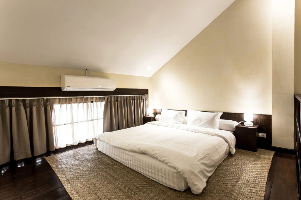 Deluxe Double room (full double bed)