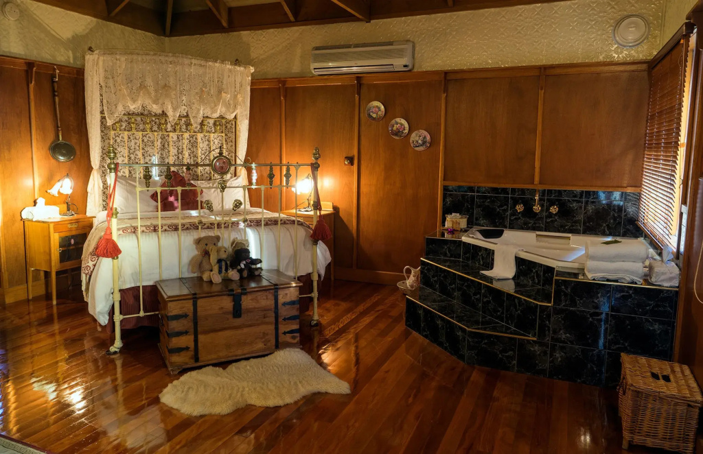 Double Cottage (full double bed)