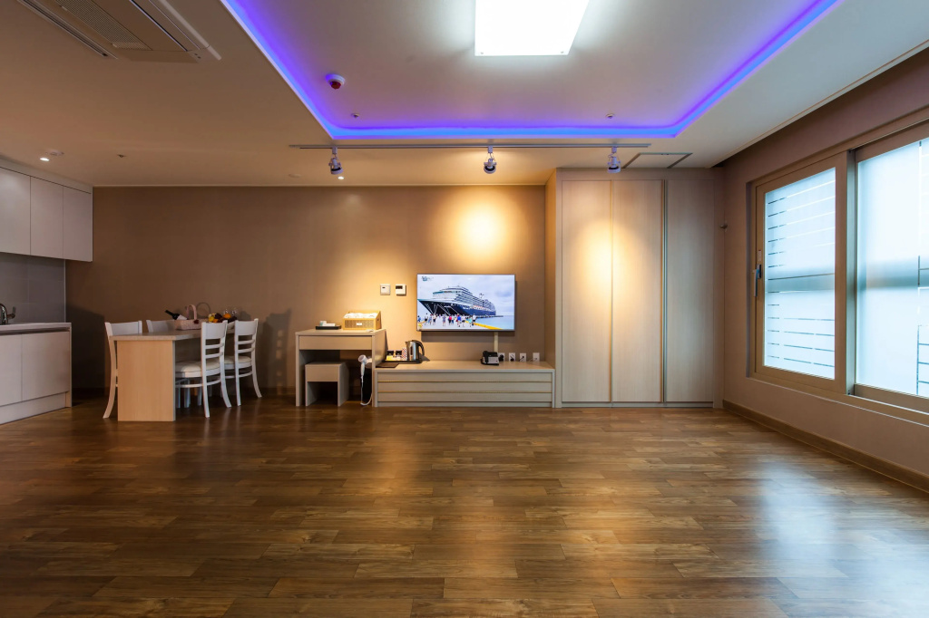 Deluxe Family room