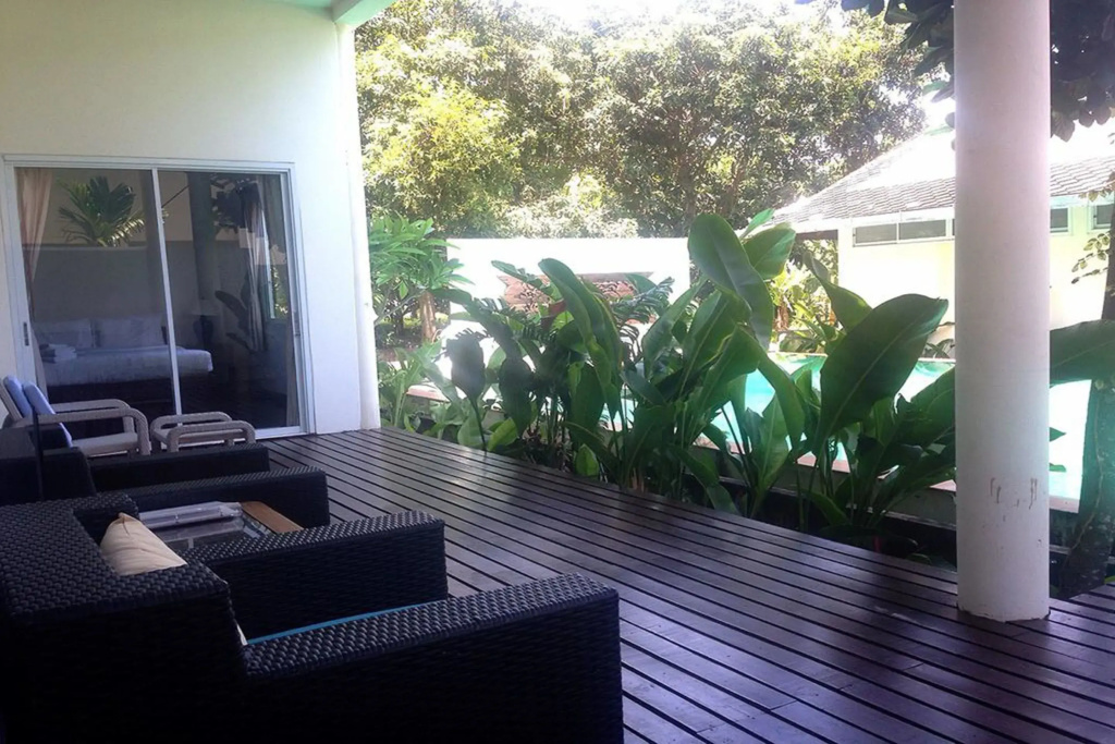 2 Bedrooms Apartment with pool view