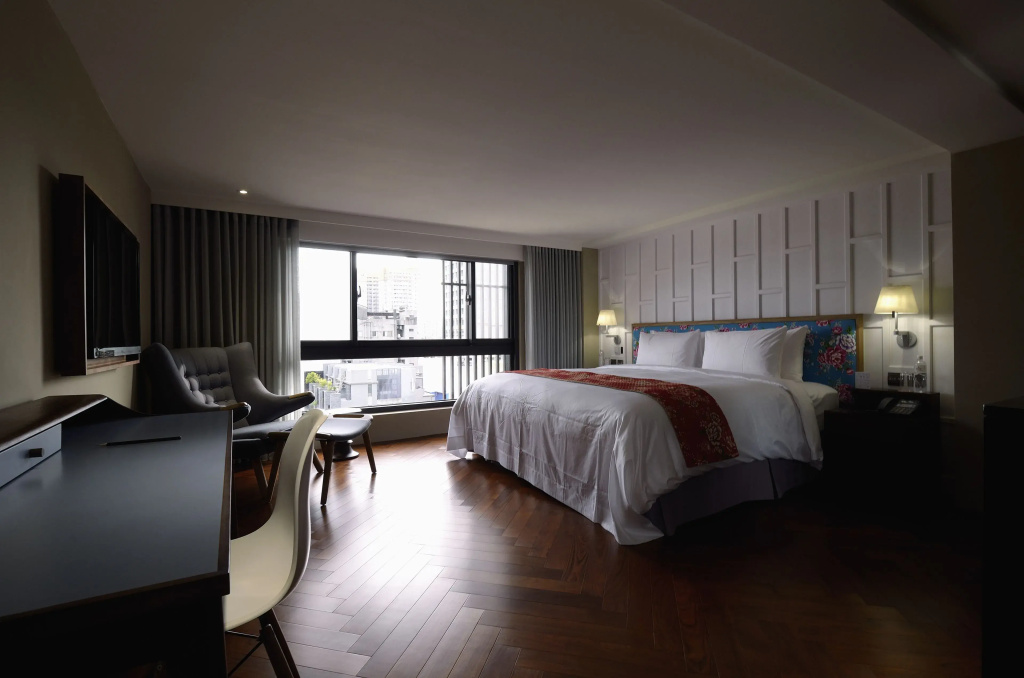 Deluxe Double room (full double bed)