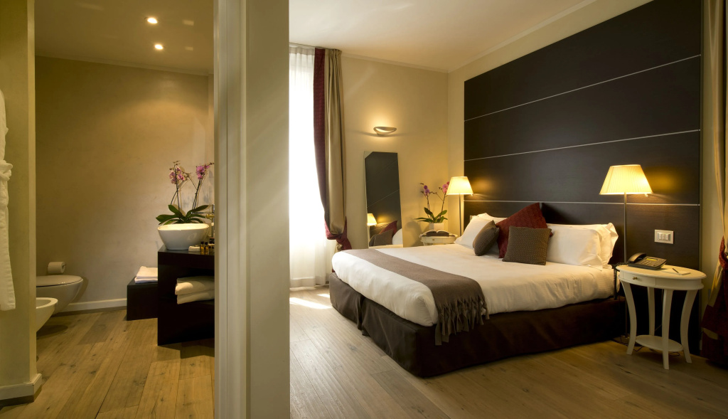 Deluxe Double room (full double bed)